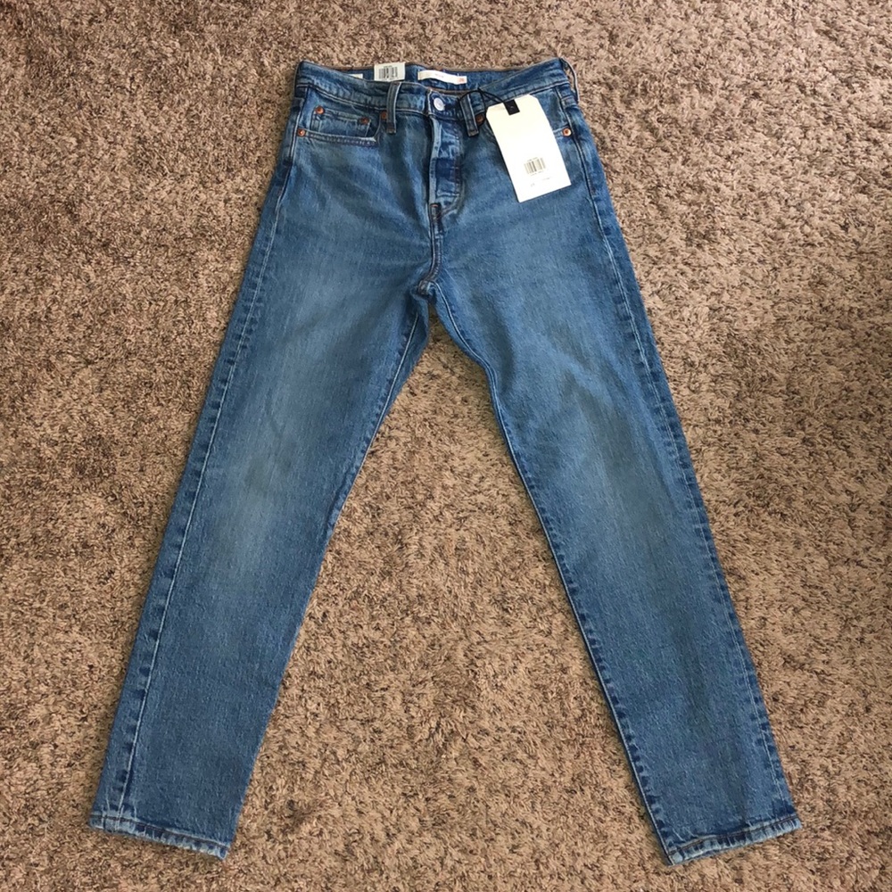 NEW NEVER WORN Levi jeans